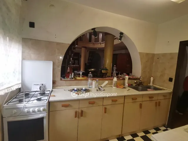 Eladó ház Békéscsaba 270 nm