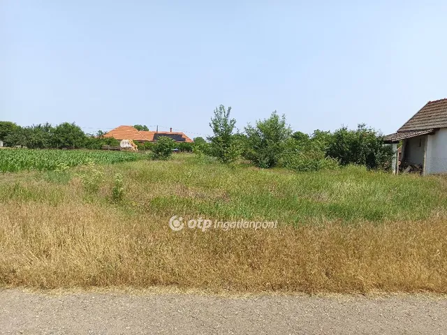 Eladó telek Békéscsaba 1079 nm