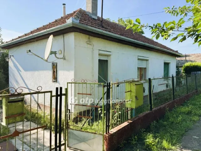 Eladó ház Sarkad 42 nm