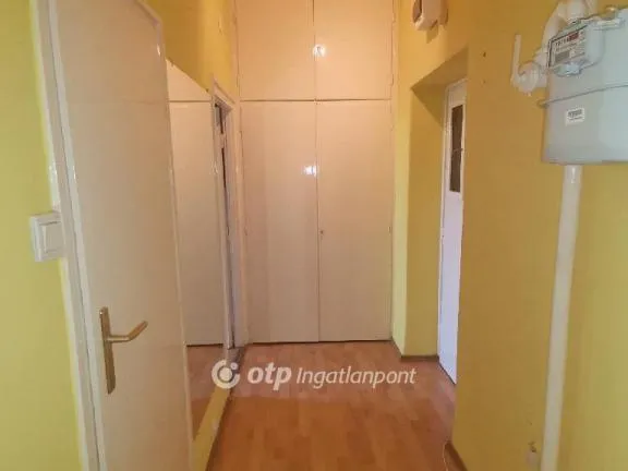 Eladó lakás Békéscsaba, Penza-lakótelep 38 nm