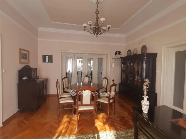 Eladó ház Békéscsaba 180 nm
