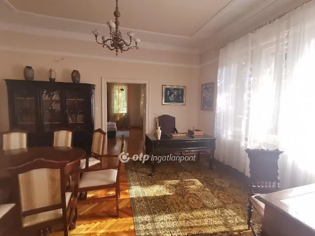 Eladó ház Békéscsaba 180 nm