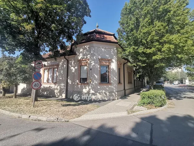 Eladó ház Békéscsaba 180 nm