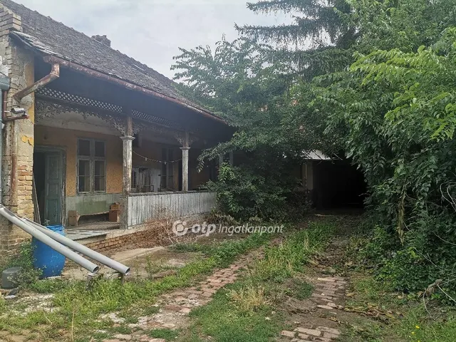 Eladó lakás Békéscsaba 98 nm