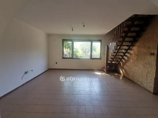 Eladó lakás Békéscsaba 139 nm