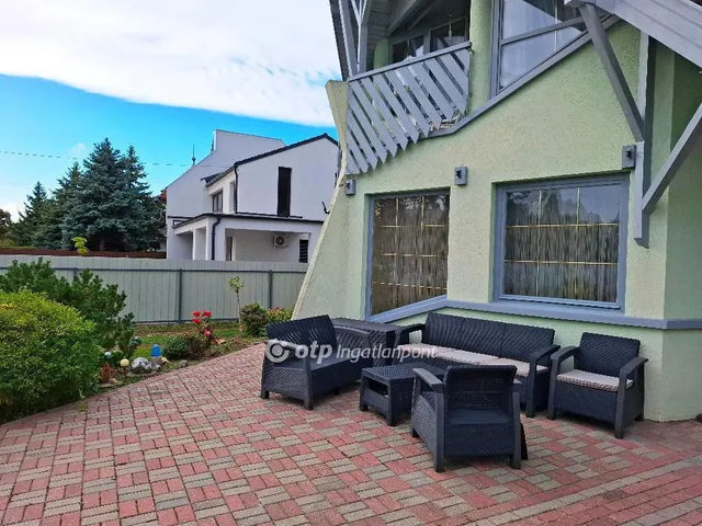 Eladó ház Békéscsaba, Nagyrét 228 nm