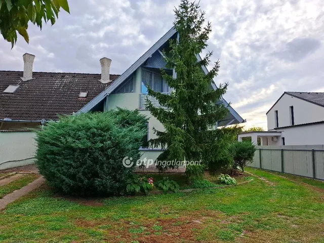 Eladó ház Békéscsaba, Nagyrét 228 nm