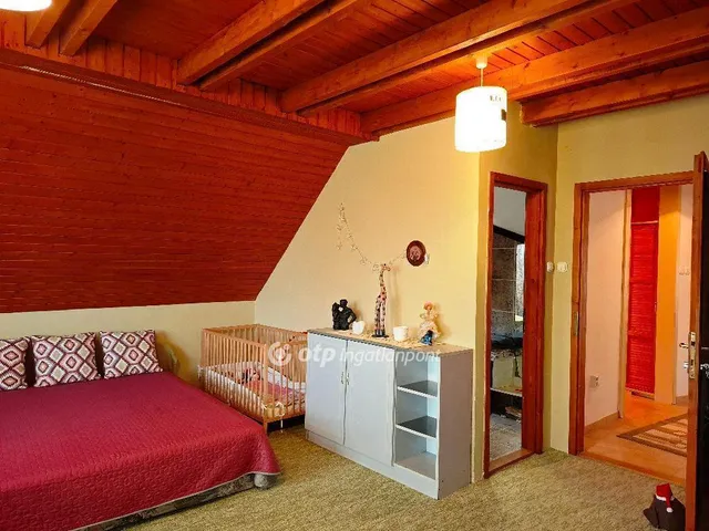 Eladó ház Békéscsaba, Nagyrét 228 nm