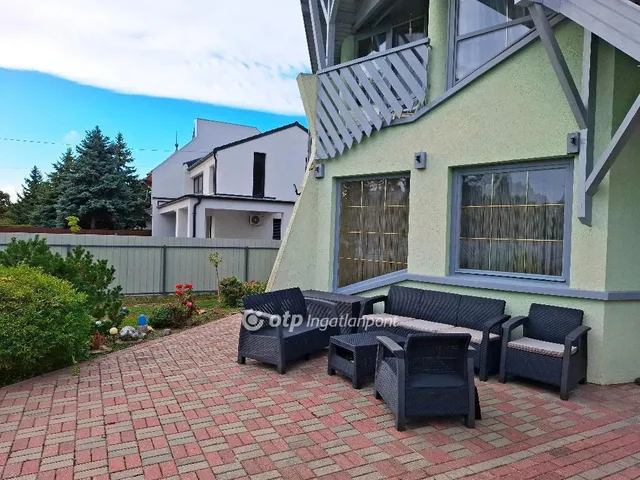 Eladó ház Békéscsaba, Nagyrét 228 nm