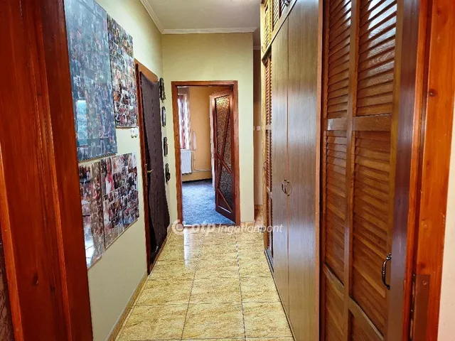 Eladó ház Békéscsaba, Nagyrét 228 nm