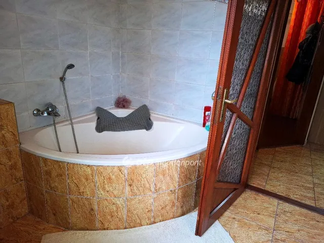 Eladó ház Békéscsaba, Nagyrét 228 nm