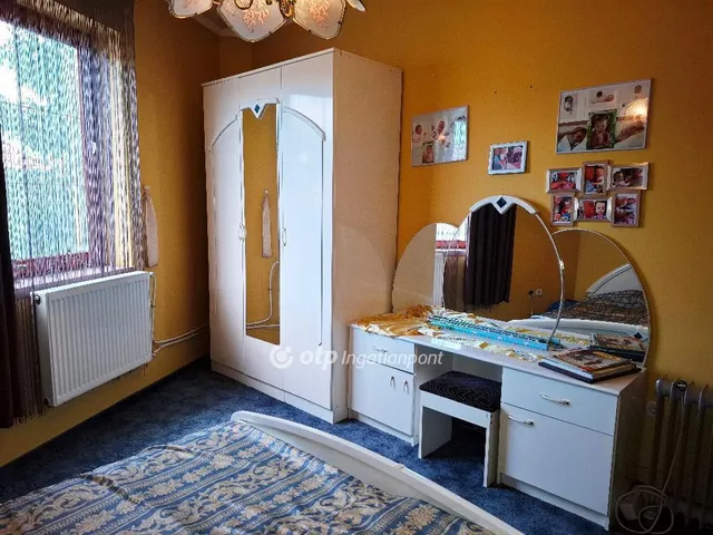 Eladó ház Békéscsaba, Nagyrét 228 nm