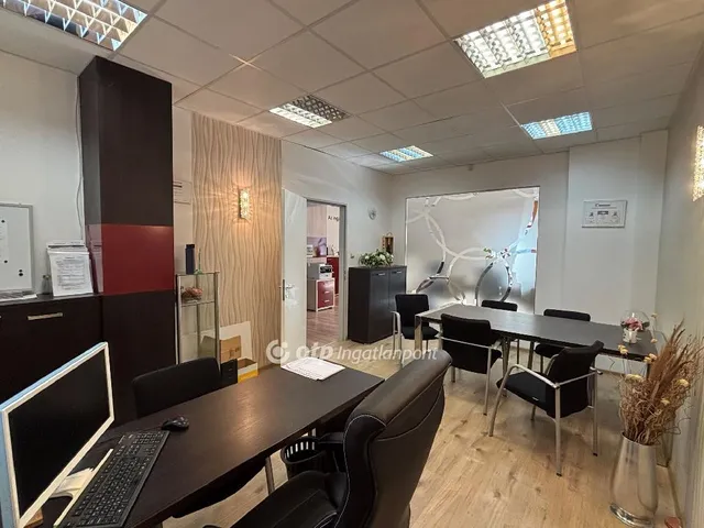 Kiadó kereskedelmi és ipari ingatlan Békéscsaba 75 nm