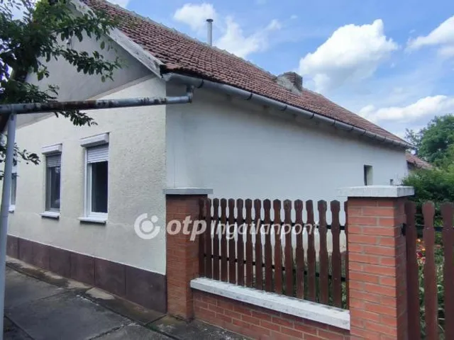 Eladó ház Almáskamarás 70 nm