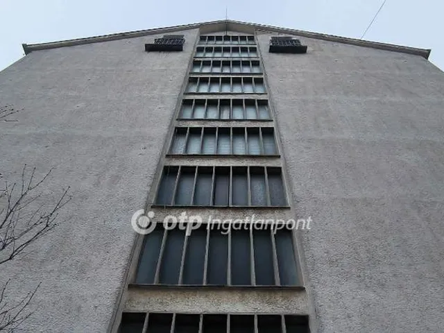 Eladó lakás Békéscsaba, Penza-lakótelep 38 nm