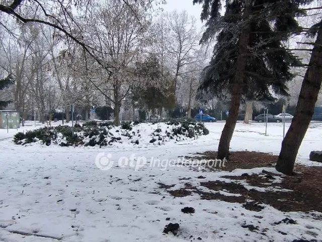 Eladó lakás Békéscsaba, Penza-lakótelep 38 nm