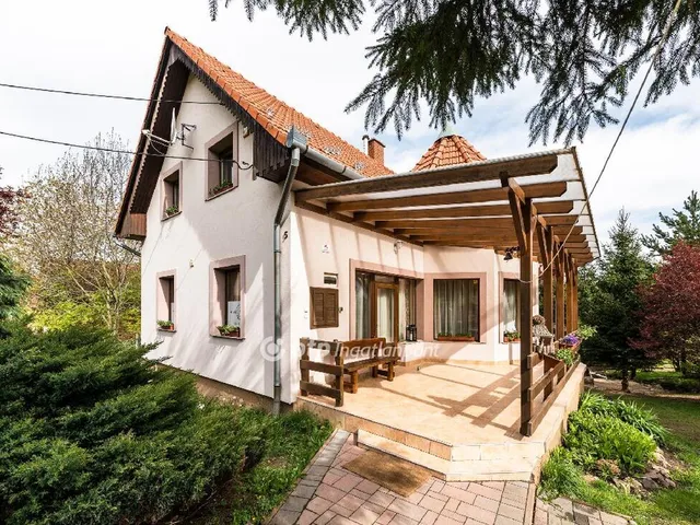 Eladó ház Mátraszentimre 275 nm