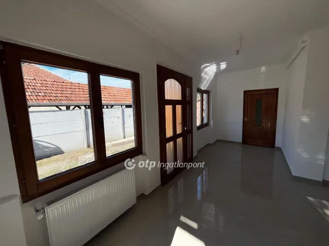 Eladó lakás Békéscsaba 103 nm