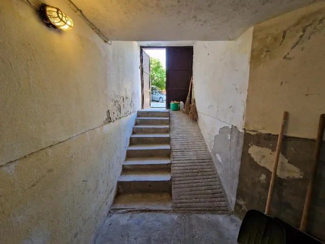 Eladó kereskedelmi és ipari ingatlan Szeged 75 nm