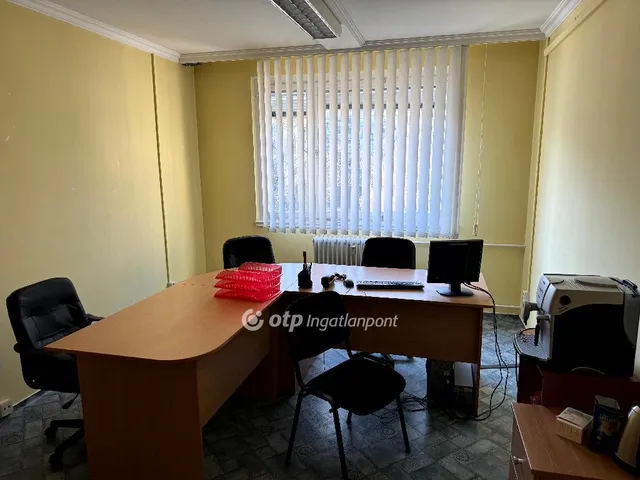 Kiadó kereskedelmi és ipari ingatlan Szeged 13 nm