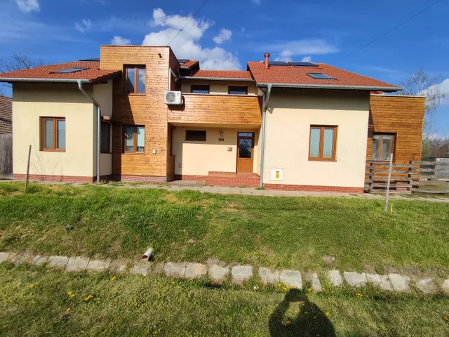 Eladó ház Sándorfalva 294 nm