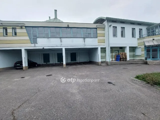 Eladó kereskedelmi és ipari ingatlan Kalocsa 790 nm