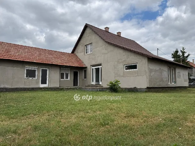 Eladó ház Forráskút 108 nm