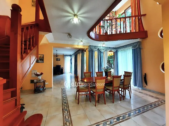 Eladó ház Siófok 270 nm