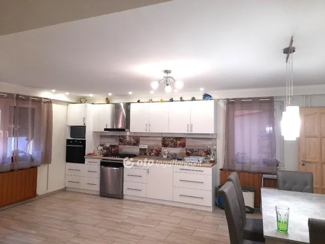 Eladó ház Sándorfalva 150 nm