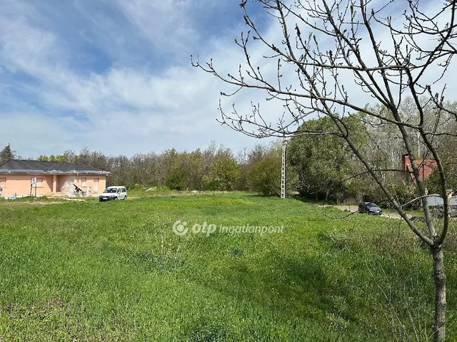 Eladó telek Szeged, Szőreg 1297 nm