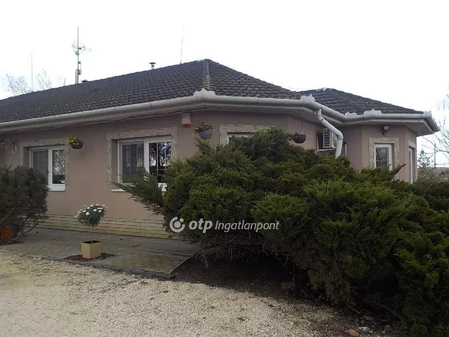 Eladó üdülő és hétvégi ház Szentes 150 nm