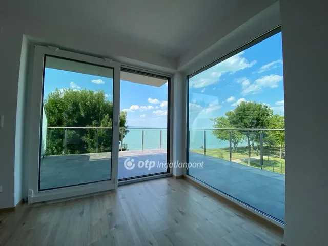 Eladó üdülő és hétvégi ház Siófok, Ezüstpart 101 nm