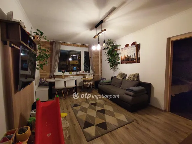 Eladó lakás Szeged 72 nm