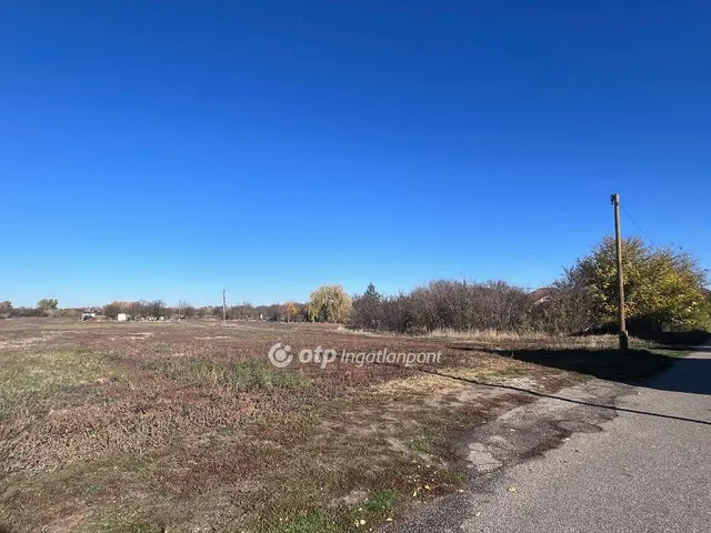 Eladó telek Szeged 4000 nm