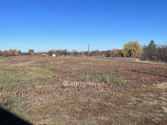 Eladó telek Szeged 4000 nm