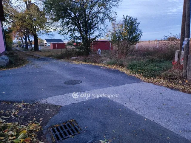 Eladó telek Szeged, Tápé 2000 nm