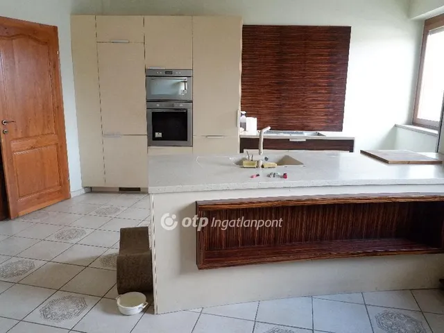 Eladó ház Szeged 680 nm