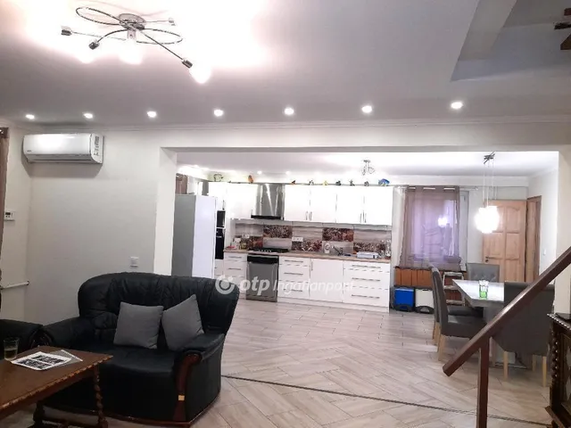 Eladó ház Sándorfalva 150 nm