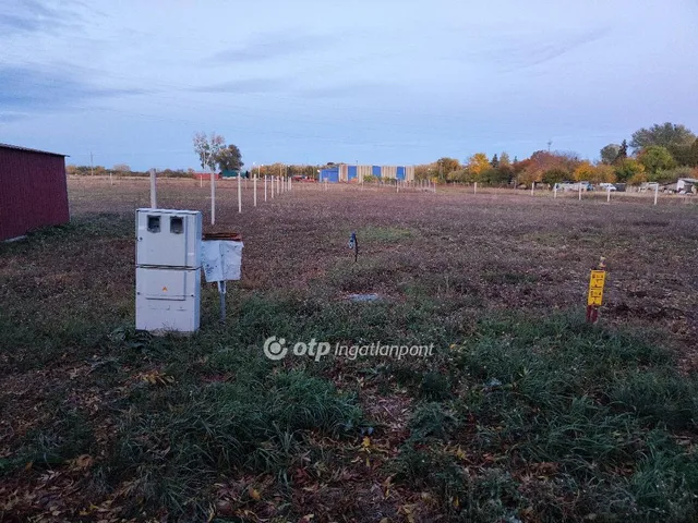Eladó telek Szeged 2000 nm
