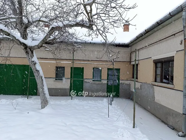 Eladó ház Forráskút 94 nm