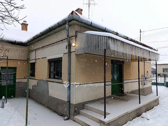 Eladó ház Forráskút 94 nm
