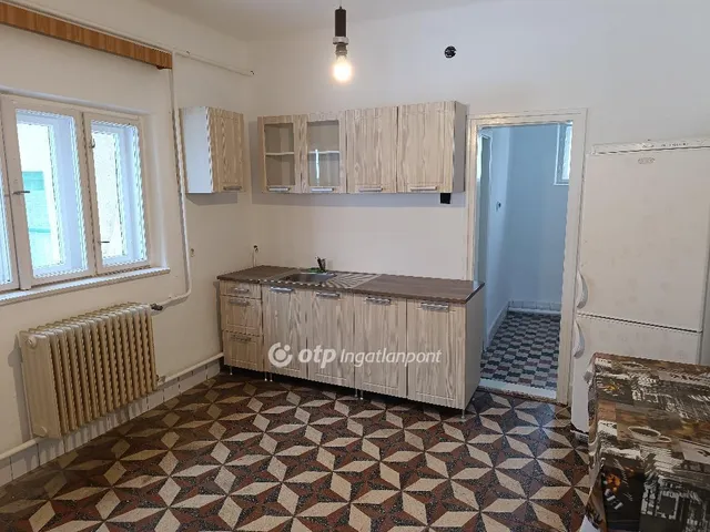 Eladó ház Forráskút 94 nm