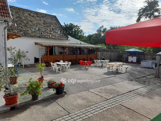 Eladó kereskedelmi és ipari ingatlan Bácsbokod 400 nm