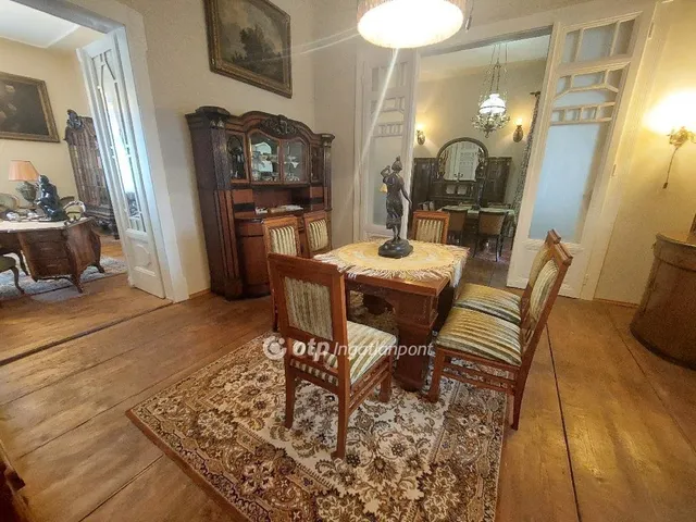 Eladó ház Hódmezővásárhely 200 nm