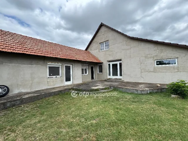 Eladó ház Forráskút 108 nm