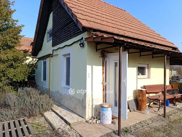 Eladó ház Zsombó 40 nm