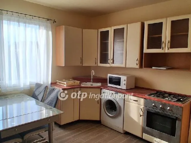 Kiadó lakás Szeged 74 nm