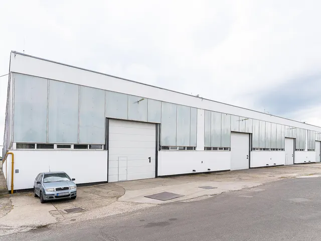 Kiadó kereskedelmi és ipari ingatlan Kecskemét, Déli ipartelep 6000 nm