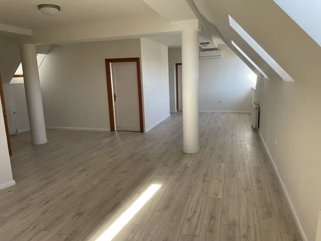 Kiadó kereskedelmi és ipari ingatlan Kecskemét, Belváros 100 nm