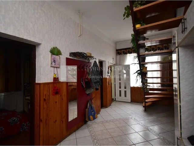 Eladó ház Szombathely, Újperint 200 nm